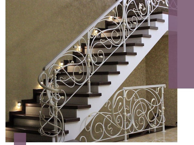 Кованые лестницы под ключ в Первоуральске — изготовление и монтаж