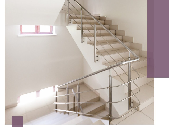 Установка и замена перил в подъезде в Первоуральске