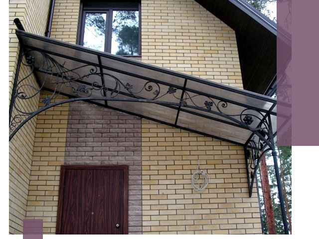 Односкатные козырьки из металла под ключ в Первоуральске