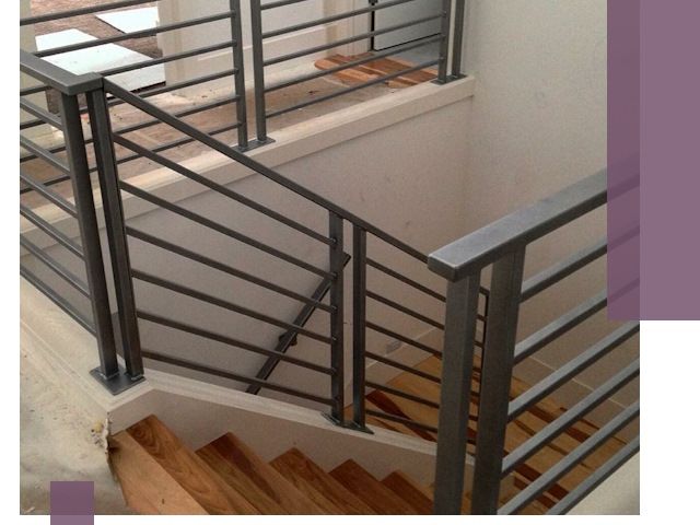 Изготовление поручней из металла и дерева в Первоуральске